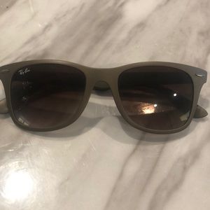 Ray-Ban wayfarer Liteforce Sunglasses